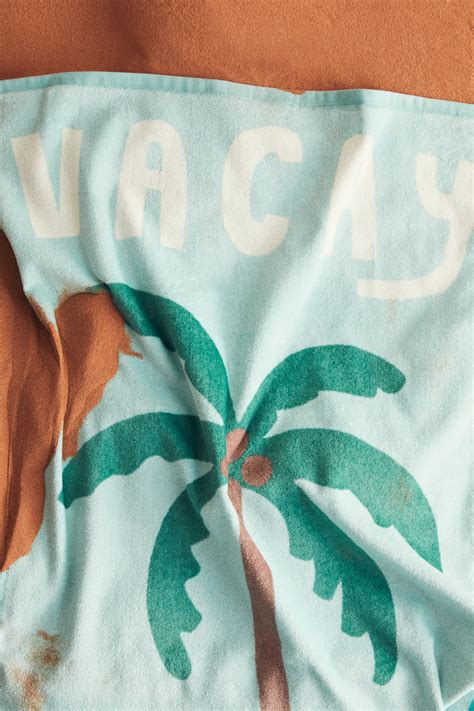 Turquoise/Vacay Today Patterned bath towel at H&M Home | H&M IN