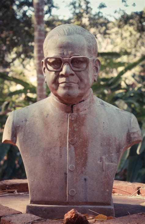 Manipal Local People 的图像结果