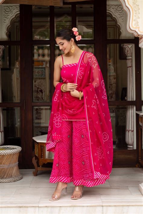 Find Best Indian Suits and Sarees Online – Pomcha Jaipur