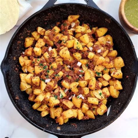 Cómo hacer papas con chorizo a la mexicana: una receta clásica