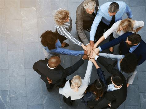 Team Building Huddle 的图像结果