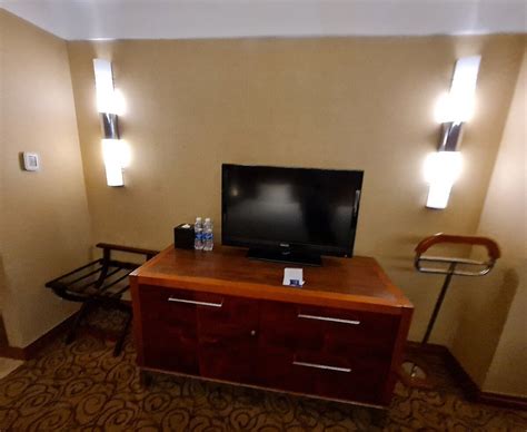 DEKIN HOTEL CHONGQING JIEFANGBEI - Hotel Reviews & Photos - Tripadvisor
