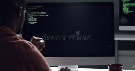 Algorithm Code On Computer Screen 的图像结果