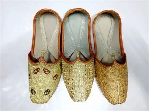 Mens Genuine Leather Kussa Juttis & Mojari - Men Handcrafted Rajasthani ...