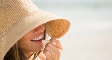 Daily Beauty Tip-- Here's how to protect your lips from the sun ...