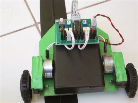 Image result for Gambar Robot Line Follower