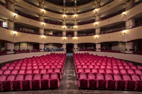 Trianon Viviani a Napoli: Guida Completa