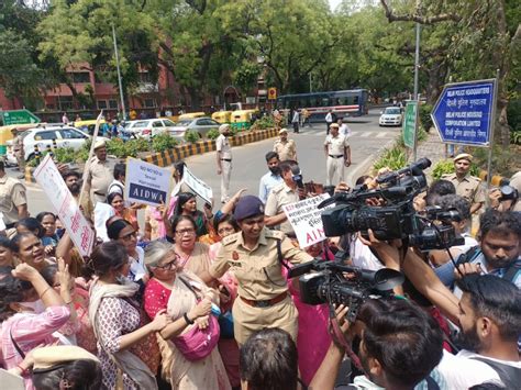 Wrestlers' Protests: Women's Bodies Write to Delhi Top Cop; Neeraj ...