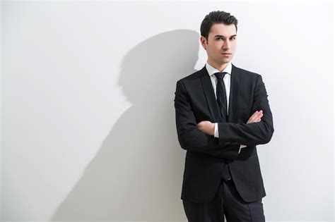 Simple Business Man in a Suit 的图像结果