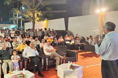 Mahindra Showroom and Workshop Images