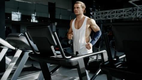 The Best Treadmill Workouts, Regardless of Your Experience Level | BarBend