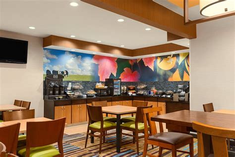 FAIRFIELD INN RACINE (Mount Pleasant) - Hotel Reviews, Photos, Rate ...