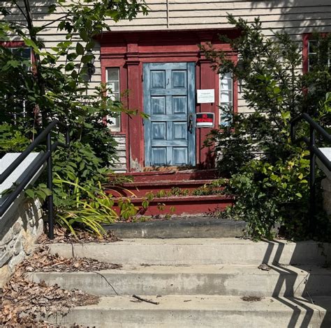 An iconic ‘haunted’ Mass. inn is for sale — with an unbelievable price ...