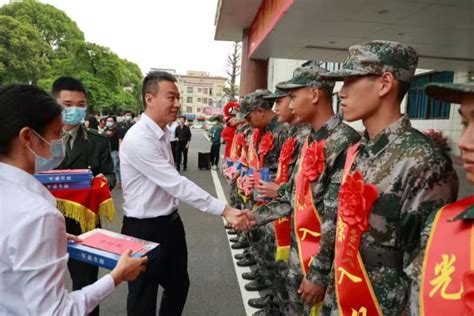 英媒体称中国军人将全面加薪幅度5%至40%(图)_新浪军事_新浪网