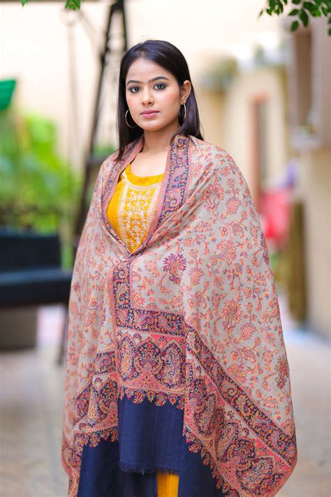 DR Paisley Palla Stole – The Shawl Studio