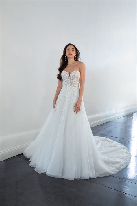 Martina Liana Sample Wedding Dress Save 50% - Stillwhite