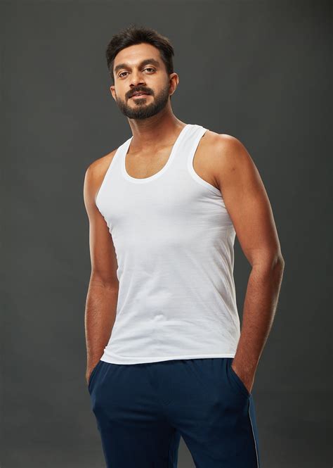 Men 100% Combed Cotton White Vest RN Zest Pack of 2 – Viveagham