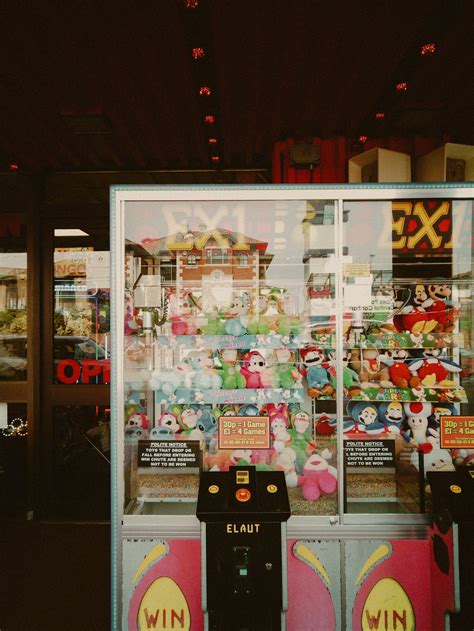 Figure Vending Machine 的图像结果