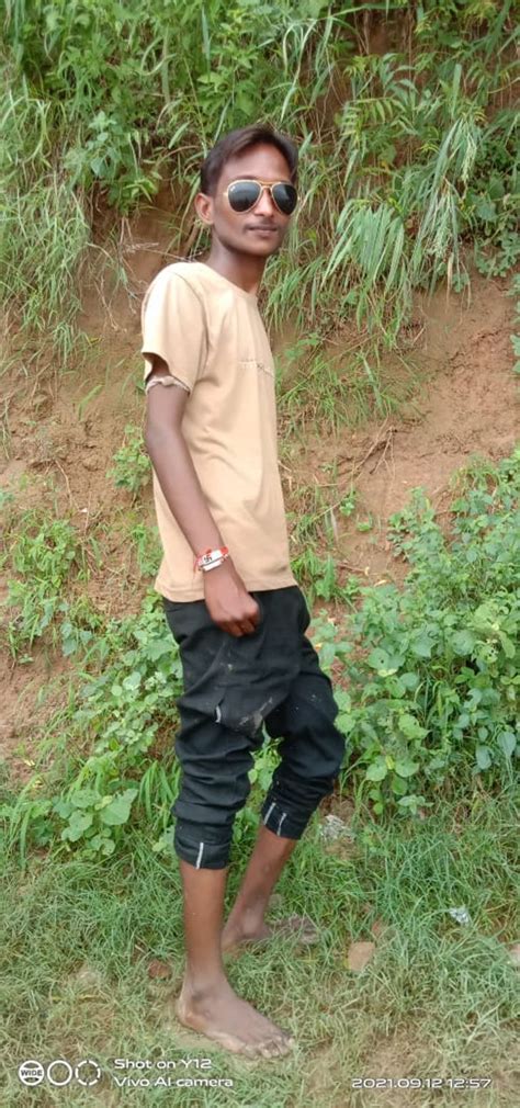 Tire burst in Kural, car collides with bike - 2 friends killed ...