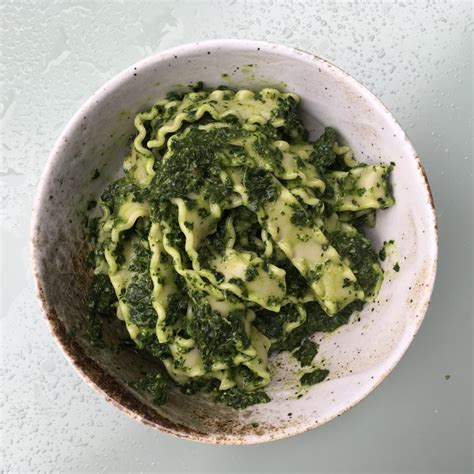 Confit Garlic and Kale Pasta Sauce – Gochugaru Girl