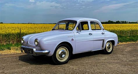 Renault Dauphine - Tours Classic Cars - Loire Valley Road Trip