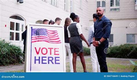 Voting Booth 的图像结果