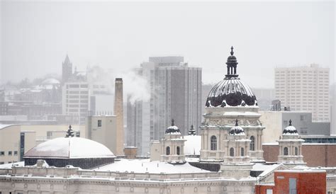 Syracuse hits 100 inches of snow, but still trails Buffalo in Upstate ...