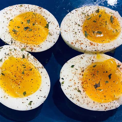 Calories in 1 medium Boiled Egg and Nutrition Facts
