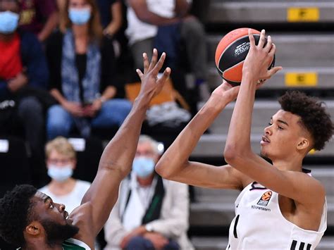 Lebron James Wingspan