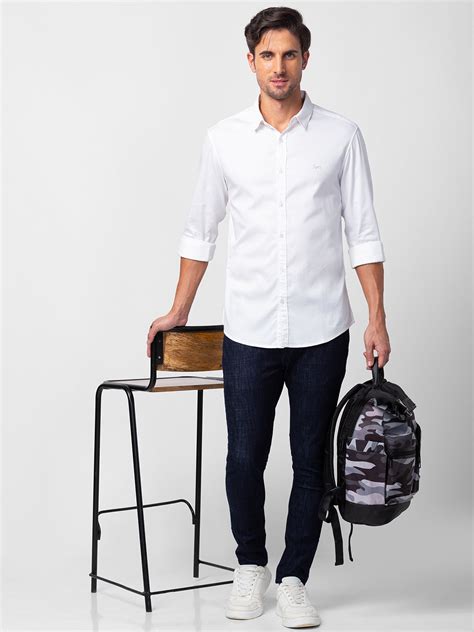 Spykar Men White Cotton Slim Fit Plain Shirt