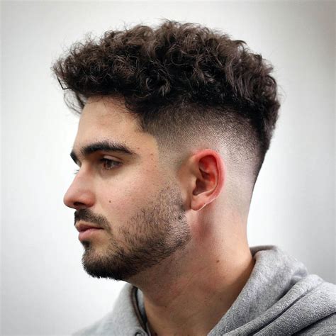 The Best Curly Hairstyles For Men With Oval Faces - xyee0419