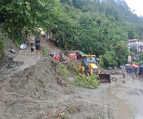 Nainital News : सिंचाई विभाग ने बाढ़ से बचने, नहर और गूलों मरम्‍मत के ल ...