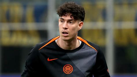 Barcelona plotting Alessandro Bastoni transfer swoop as Inter set price ...