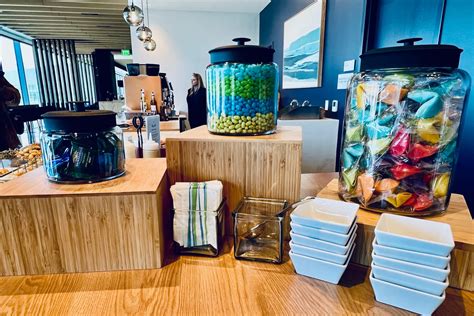 Alaska Airlines opened a new lounge at SFO — here's what to know - The ...