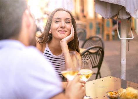 5 Steps That Will Help You Quickly Form A Deep Bond With Someone - Executive Search Dating