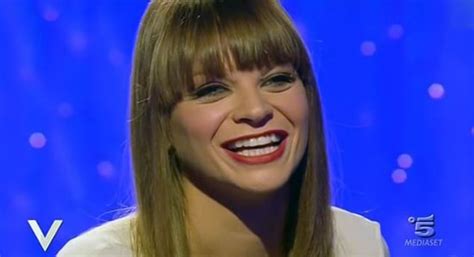 Alessandra Amoroso a Verissimo smentisce la partecipazione ad Amici 13 ...
