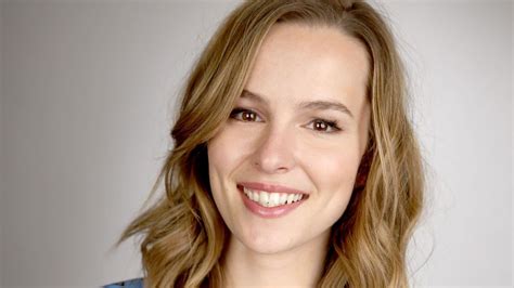 Bridgit Mendler Library 的图像结果