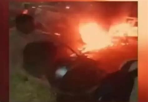 Powerful blast in car near Red Fort, multiple injuries feared