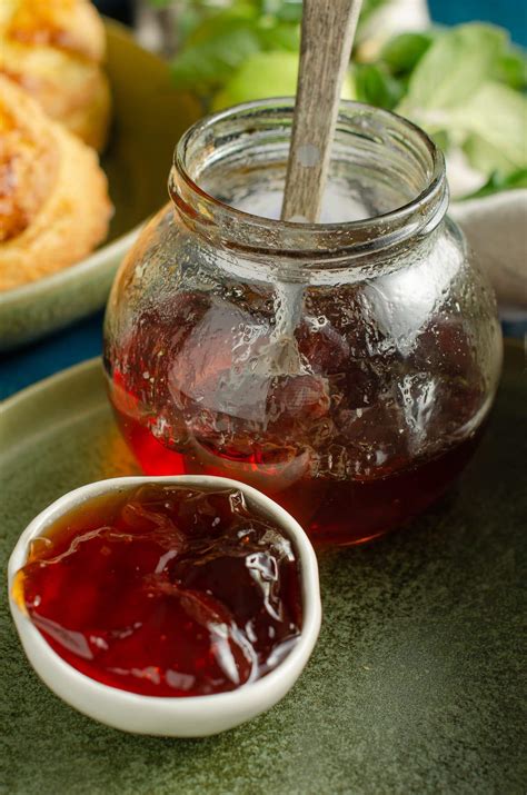 Homemade Apple Jelly - Lost in Food