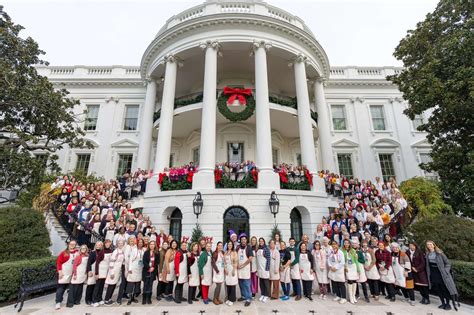 2 teachers from Kan. helped decorate the White House for Christmas
