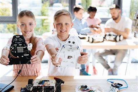 Sister Robot 的图像结果