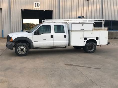2005 Ford F-550 Crew Cab 2WD DRW | GovDeals