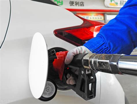 油价调整最新消息：今日12月13日，92、95号汽油预计下调520元/吨 - 哔哩哔哩