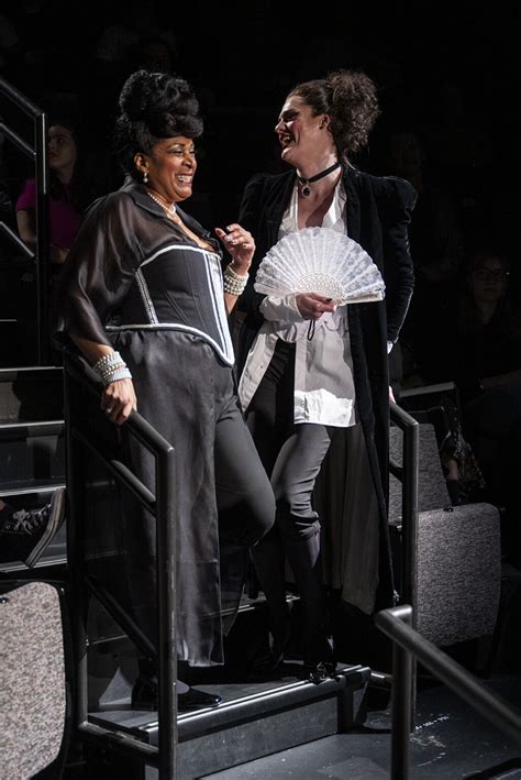 Review “Amadeus” (Steppenwolf Theatre): Uncomplicated Melody