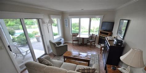 BAY POINT INN (Egg Harbor, Door County, WI) - Inn Reviews & Photos ...