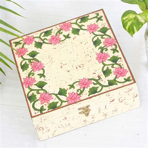 Handpainted Pichwai Accessory Wooden Box – Guthali