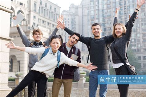 校园里的留学生-蓝牛仔影像-中国原创广告影像素材