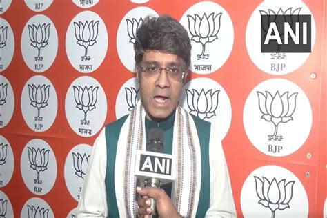 Senior leaders dumping Congress across country: CR Kesavan