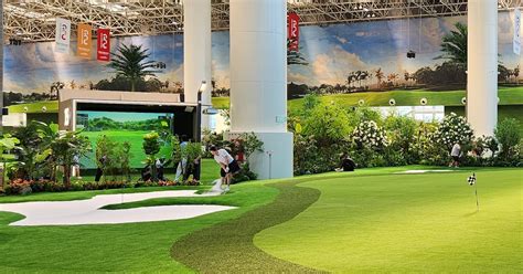 골프존, 中서 도심형 골프장 첫 공개...5000평 규모 실내 18홀 조성