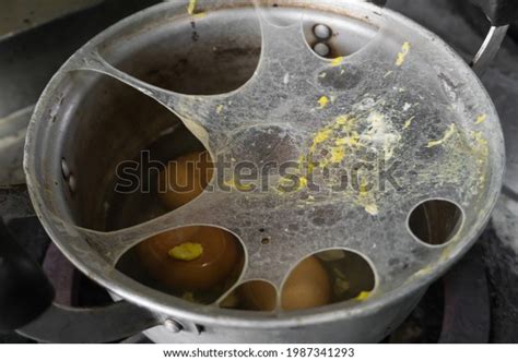 Exploding Hard Boiled Egg 的图像结果